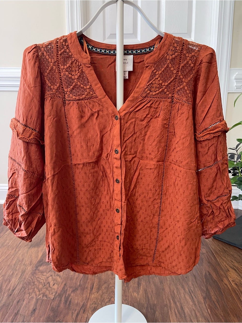 Knox Rose Rust Button-Front Blouse Lace Shoulder Tiered Ruffled Sleeves Small